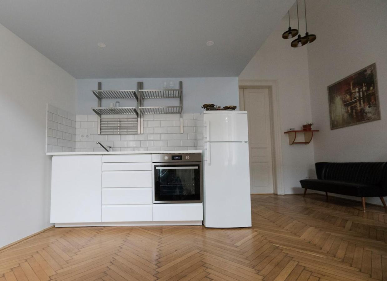 Budapestayz - Jozsef Apartments エクステリア 写真
